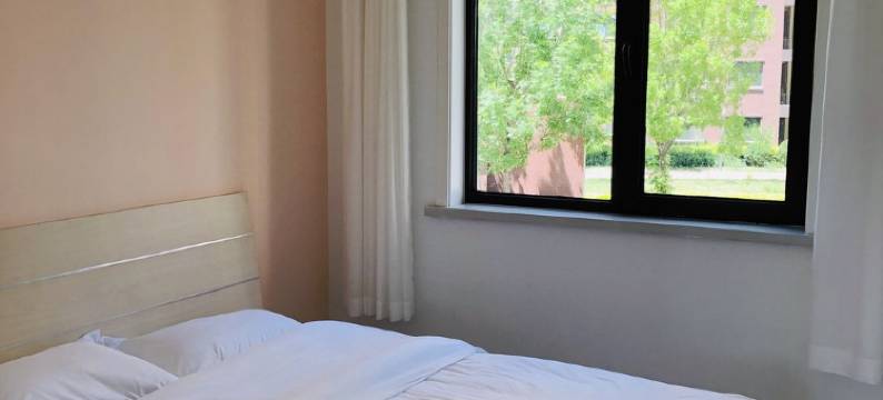 近航母主题公园现代简约三居公寓(渔航路分店)图片