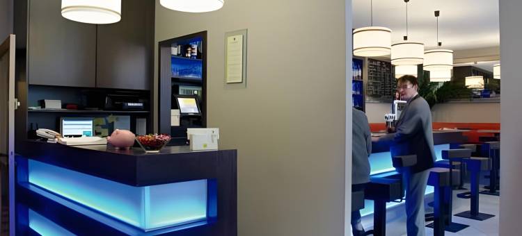 德拉普拉斯酒店(Logis -Hotel & Restaurant de la Place)图片