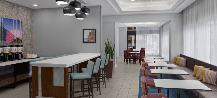 克里夫兰市中心希尔顿欢朋酒店(Hampton Inn Cleveland-Downtown)图片