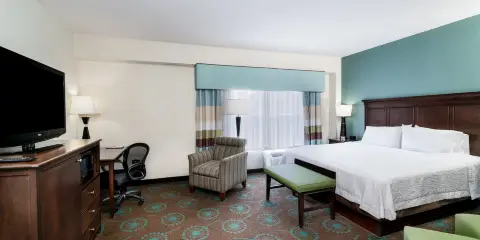 歡朋穆爾斯維爾酒店和套房