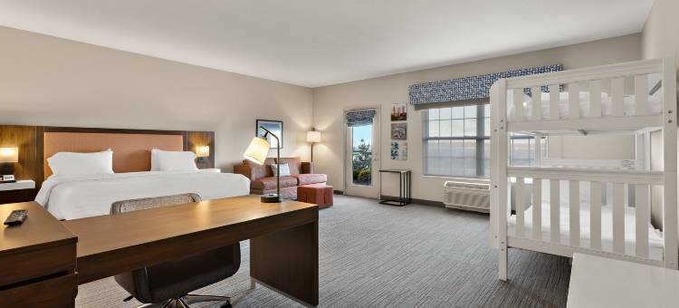 希尔顿欢朋套房酒店-佩托斯基(Hampton Inn & Suites Petoskey)图片