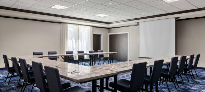 埃文斯维尔东方万怡酒店(Courtyard Evansville East)图片