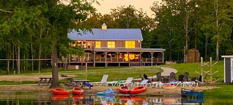 “Your Big Lake House” - Large Lakefront Home w Private Pool & Hot Tub-Sleeps 40!图片