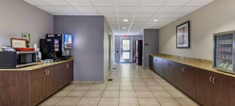 西尔瓦迪尔斯伯勒区麦客达套房酒店(Microtel Inn & Suites by Wyndham Sylva Dillsboro Area)图片