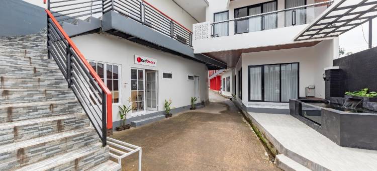 红多兹酒店-近希温德伊开心农场(RedDoorz Near Happy Farm Ciwidey)图片