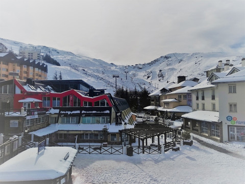 托多西亚拉内华达巴哈区 - 缆车旁