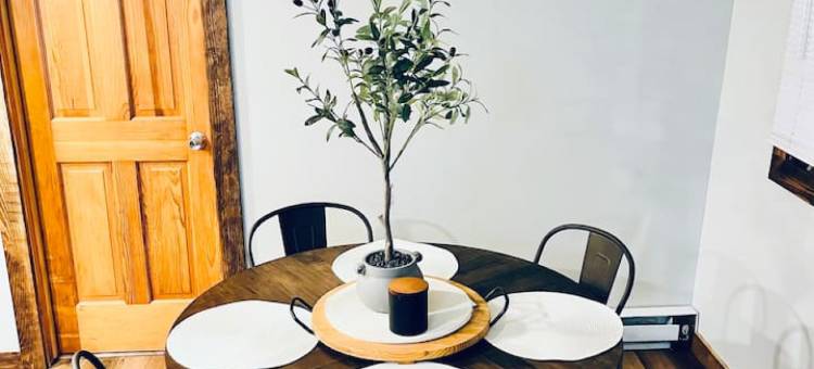 Exclusive Views and Cozy Deck Retreat - Stunning Lakefront Escape图片