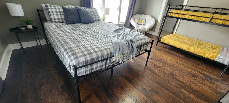 Fire Pit, Office, and Fully Stocked Kitchen - Spacious Family Haven图片