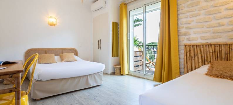 阿尔玛娜雷海滩酒店(Hôtel Almanarre Plage - Hôtel Eco-Responsable Face à la Mer)图片