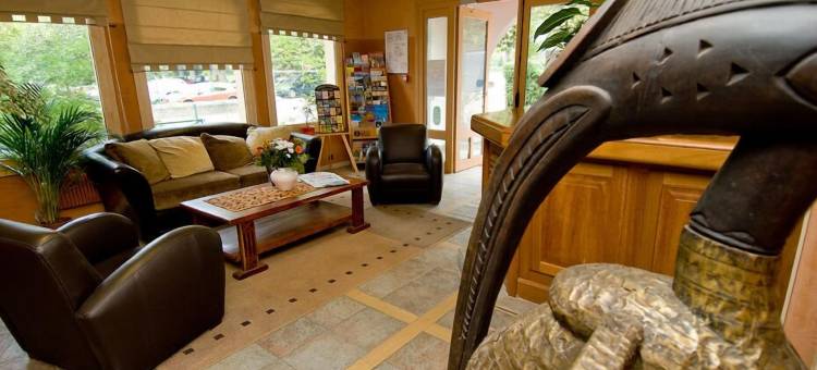 艾克斯莱班格兰港伊洛科原生酒店(The Originals City Hôtel lIroko Aix-Les-Bains Grand Port)图片