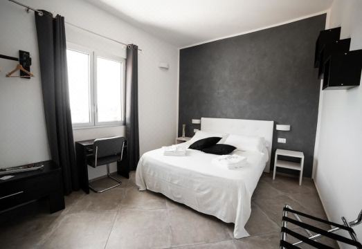 5 Elementi Hotel Overview