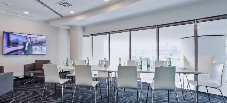 跳舞的房子(Dancing House - Tančící dům Hotel)图片