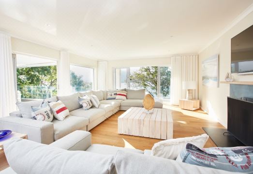 Number Eleven Self-Catering Villa Hotel Overview