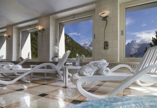 Hotel LorenzettiHotel Overview