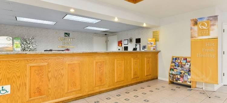 弗雷斯诺近大学凯艺酒店(Quality Inn Fresno Near University)图片