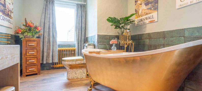 小不列颠旅馆(The Little Britain Inn Themed Hotel One of a Kind in Europe)图片