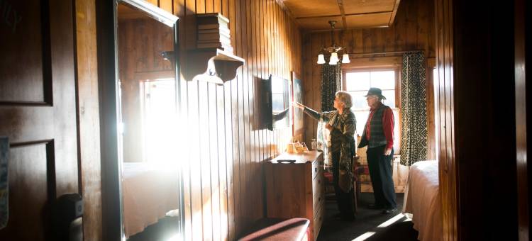 卡拉马港麦克美娜米斯旅馆(McMenamins Kalama Harbor Lodge)图片