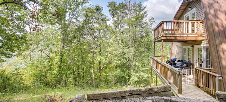 隐秘的詹姆斯敦小屋带有火坑！(Secluded Jamestown Cabin w/ Fire Pit!)图片