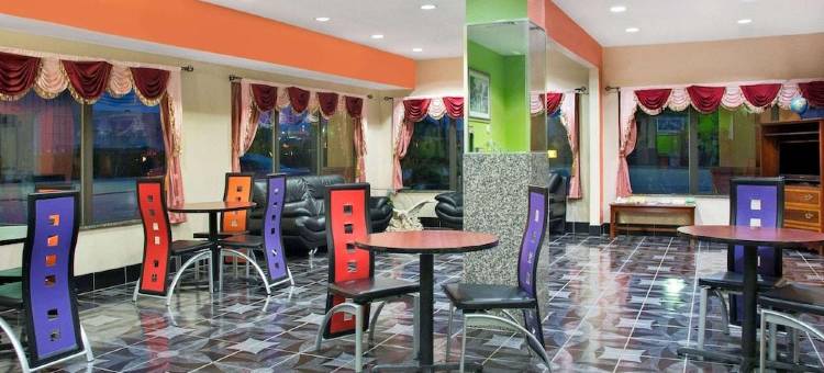 汉布尔/阿塔斯科斯塔温德姆速8酒店 FM 1960 I-69(Super 8 by Wyndham Humble / Atascocita / FM 1960 I-69)图片
