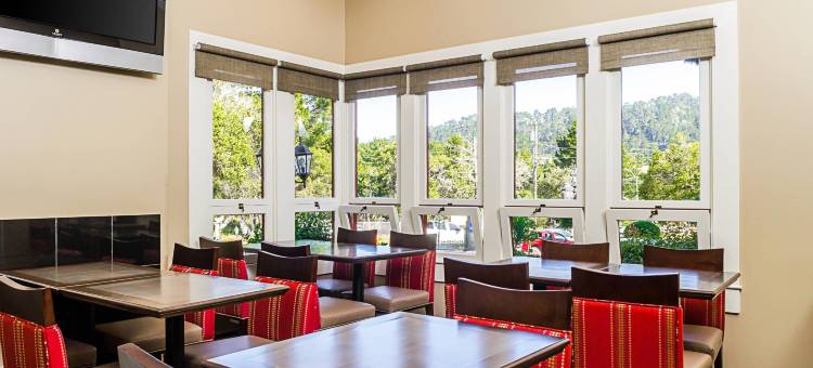 蒙特雷半岛机场舒适酒店(Comfort Inn Monterey Peninsula Airport)图片