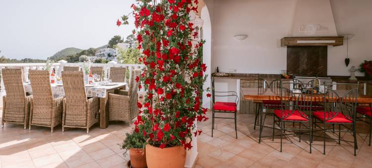 Villa in Cala Llonga near Beach & Ferry Port图片