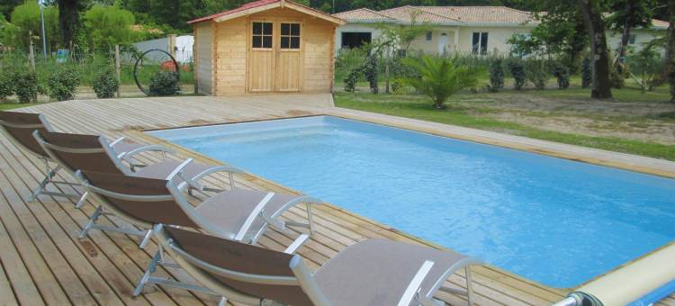 Holiday home with pool图片
