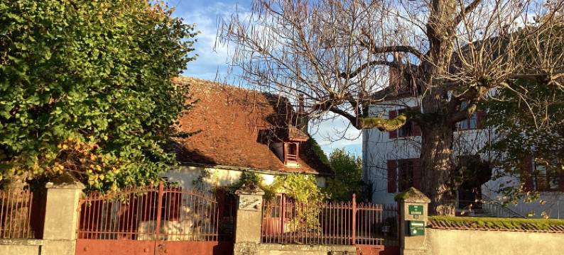 Charming Home by River Allier图片