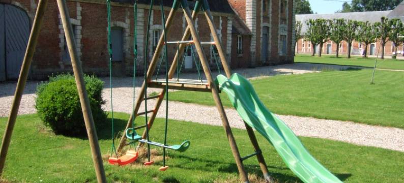 House near Merlimont-Plage and historic abbey图片
