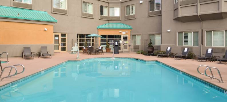 中央埃尔克格罗夫智选假日酒店及套房 - 99号公路 by IHG(Holiday Inn Express & Suites ELK GROVE CENTRAL - HWY 99 by IHG)图片