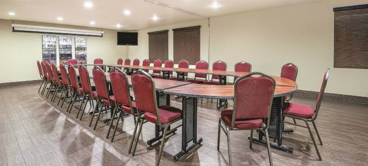 拉雷多机场拉昆塔温德姆套房酒店(La Quinta Inn & Suites by Wyndham Laredo Airport)图片