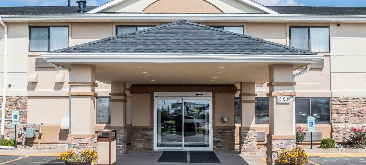 科拉尔维尔爱荷华河兰丁凯艺酒店(Quality Inn Coralville - Iowa River Landing)图片