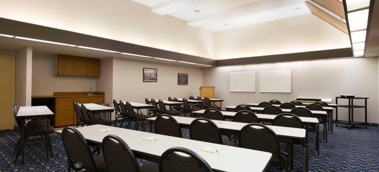 大学大道东南戴斯酒店(Days Hotel by Wyndham University Ave SE)图片