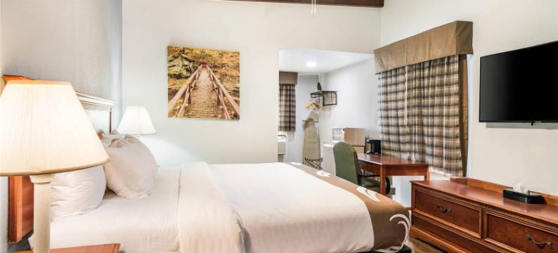 唐湖克拉克斯维尔-博伊顿品质酒店(Quality Inn - on the Lake Clarksville-Boydton)图片