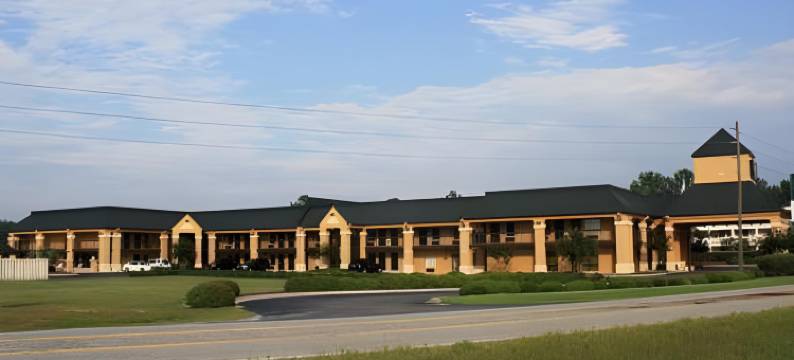 品质酒店及套房佛罗伦萨市民中心(Quality Inn & Suites Civic Center)图片