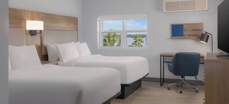 洲际酒店集团的Candlewood Suites 彭布罗克(Candlewood Suites PEMBROKE by IHG)图片
