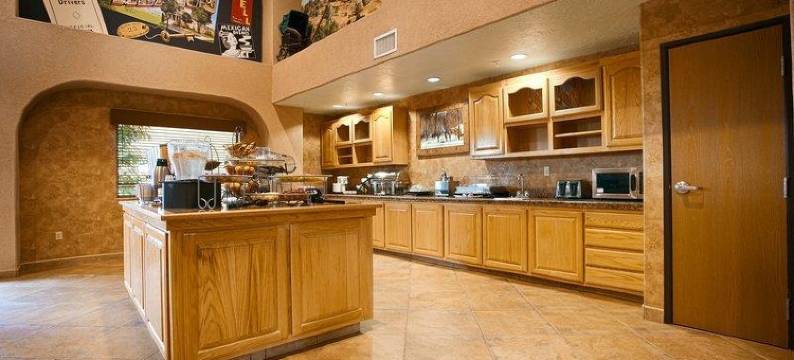 领土贝斯特韦斯特套房酒店(Best Western Territorial Inn  Suites)图片