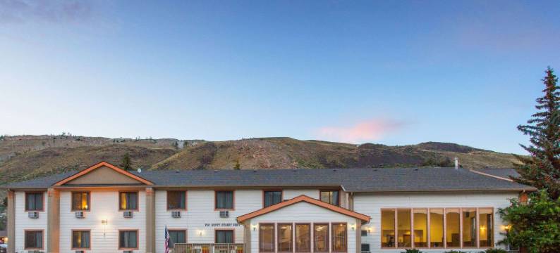 加德纳/黄石公园区速 8 酒店(Super 8 by Wyndham Gardiner/Yellowstone Park Area)图片