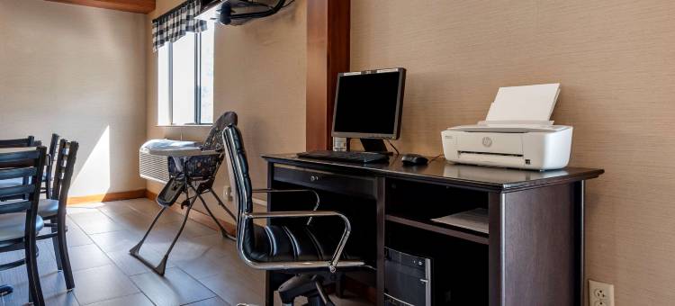 品质套房酒店(Quality Inn & Suites Warren)图片