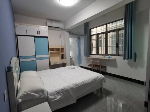 金湖广场地中海风格电梯公寓(长湖路3号分店)