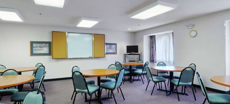 新阿尔姆温德姆麦客达套房酒店(Microtel Inn & Suites by Wyndham New Ulm)图片