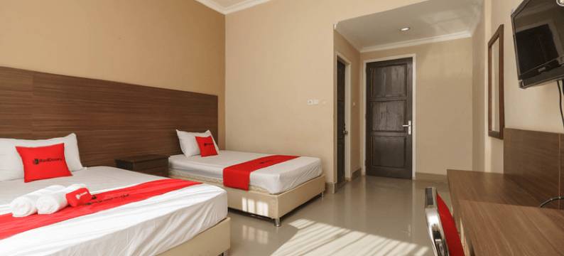 RedDoorz酒店位于Hotel Putri Gading Bengkulu(RedDoorz Syariah at Hotel Putri Gading Bengkulu)图片
