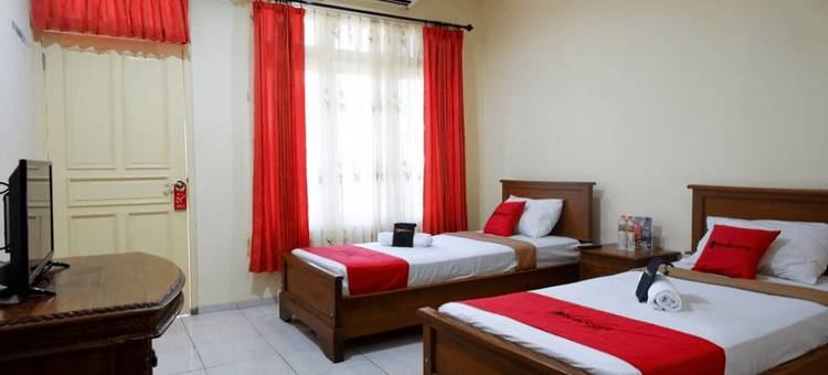 红多兹Plus酒店-近甲亮库苏马体育场(RedDoorz Plus Near Stadion Wijaya Kusuma)图片