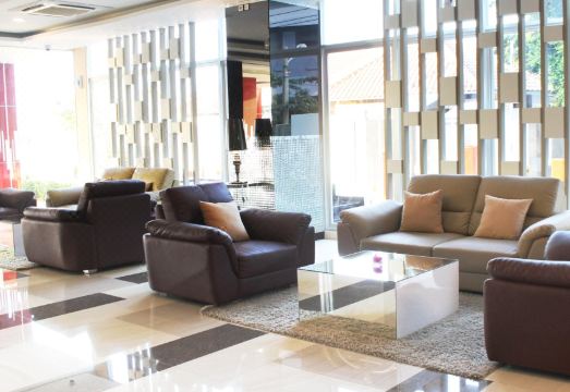 Hotel Gunawangsa Merr Hotel Overview