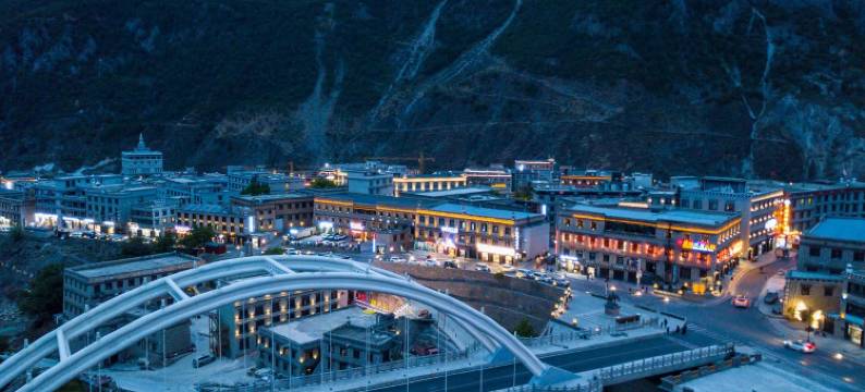 稻城世纪亚丁酒店图片