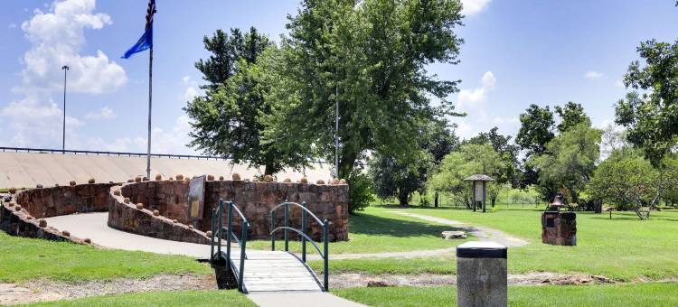 邓肯速8酒店(Super 8 by Wyndham Duncan)图片