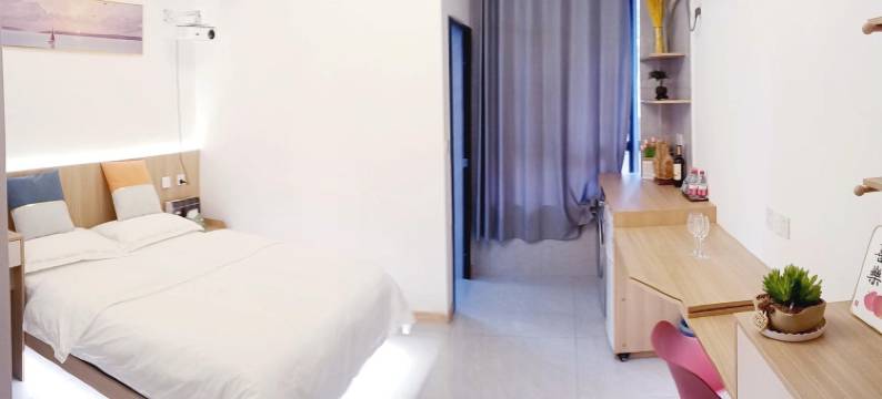 云朵市中心店民宿(解放中路分店)图片