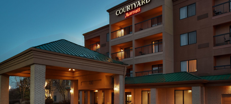 芝加哥圣查尔斯万怡酒店(Courtyard Chicago St. Charles)图片
