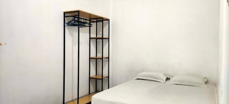 O酒店彭多克普蒂莎蒂卡伊斯兰旅馆靠近朱马特市场阿鲁阿鲁(Hotel O Pondok Puti Sartika SyariahNearPasar Jum'at Aluh Aluh)图片