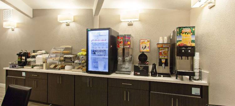 优胜美地 ChowcHawaiillinoisla 入口戴斯酒店(Days Inn by Wyndham Chowchilla Gateway to Yosemite)图片