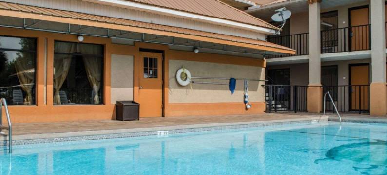 凯艺酒店-近海牛泉州立公园(Quality Inn Near Manatee Springs State Park)图片